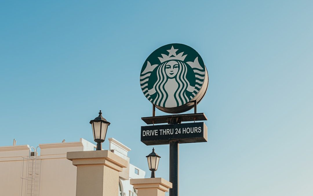 如何讓加盟品牌每季僅花15分鐘自動化排程社群內容？從Color Me Mine學到的自動化啟示